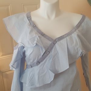 Pefect top with favorite pair of crop jeans